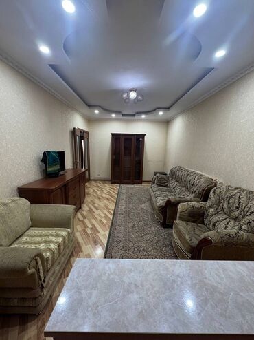 3 комнатная квартира асанбай: 3 комнаты, 82 м², 106 серия, 2 этаж, Евроремонт