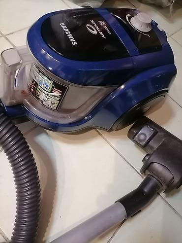 fiksna: Usisivač SAMSUNG do 1800w bez kese ispravan. Dobar 
 Mirjevo — 9