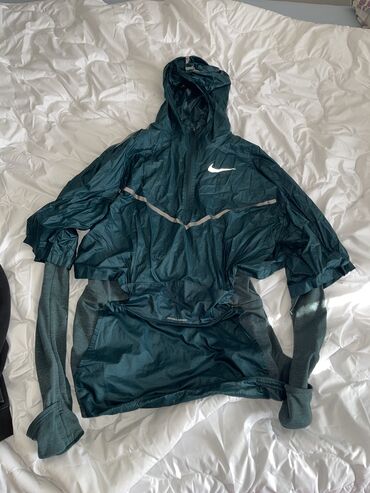 Šuškavci: 2 u 1
Nike duks gornji deo
M veličina
8000din
Iz inostranstva — 17