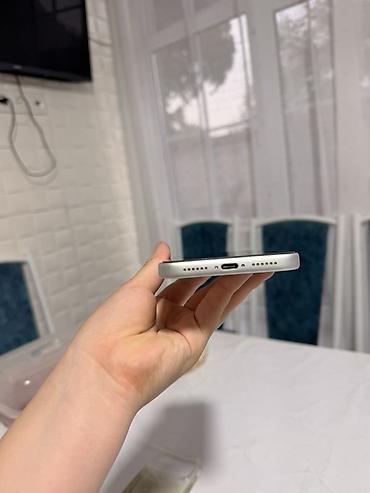 samsung galaxy s10e: Смартфон с тройной основной камерой и вспышкой, светлый корпус с — 4