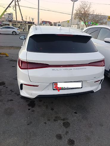 dongfeng aeolus e70 2022: BYD E2: 2021 г., Гибрид, Кроссовер — 2