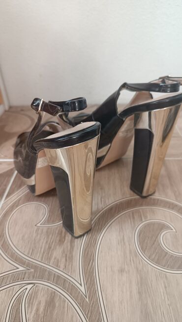 Резиновые сапоги: Резиновые сапоги, 37, Новый, цвет - Белый, Самовывоз — 29