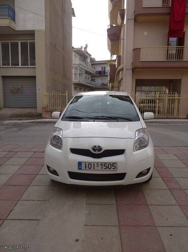 Toyota: Toyota Yaris: 1.3 l. | 2011 έ. Χάτσμπακ — 4