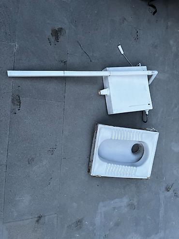 divar içi unitaz: Yer unitazı (türki tip) baçoku ilə birlikdə. - Komplekt: keramika yer — 1