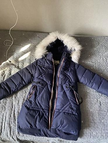 Продаю зимнюю КУРТКУ девочковую, ориентировочно на 7-8 лет, очень