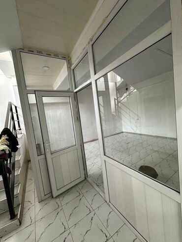 Цеха, заводы, фабрики: 2, 3 этаж и подвал, Сдается коммерческое помещение. 2 (110 кв), 3 — 7