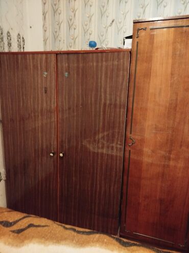 endirimli mebel salonlari: İşlənmiş, Açılan, 3 qapılı Düz dolab, Qarderob, paltar dolabı, Rusiya