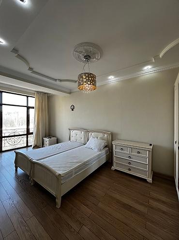 Долгосрочная аренда квартир: 3 комнаты, Риэлтор, Без подселения, С мебелью полностью — 10