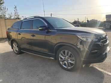 Другие автомобили: Черный (рамный) внедорожник Rexton 2019г. 2.2 турбо дизель. Камеры — 2