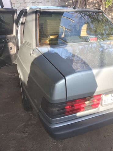 mersedes 2001: Mercedes-Benz 190 (W201): 2 l | 1992 il Sedan