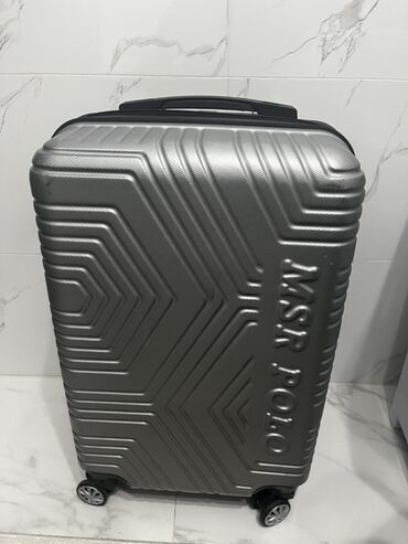 чемоданы для ручной клади: Чемодан, Материал: Пластик, Средний (40 - 70 л), На колесах