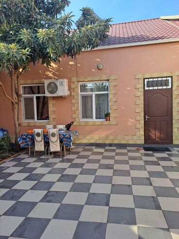 Həyət evləri və villaların satışı: Mərkəzdə Qala TM-nin yaxınlığında 2 sotda 3 otaqlı tam təmirli həyət — 1