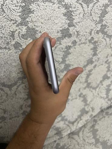 бу iphone 11: IPhone 11, фиолетовый корпус - Экран (Liquid Retina). На дисплее — 5