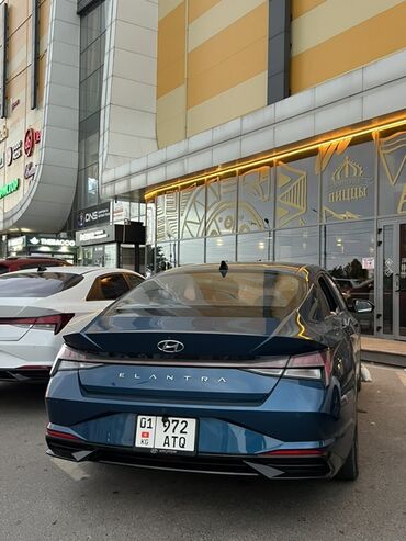 задняя крышка санта фе 2023: Hyundai Elantra: 2021 г., 1.5 л, Бензин, Седан