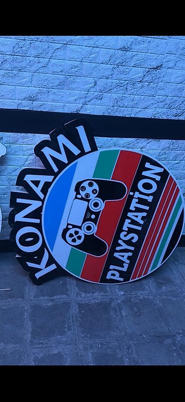 barber reklam: Reklam lövhəsi – “KONAMI PLAYSTATION” işıqlı vitrin/çöl tablosu - — 2