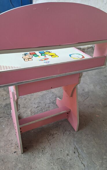 Uşaq masaları: Çox istifadə olunmayıb üstünə kitab yığılıb. Sadəcə işlədilmiyib deyə -da lalafo.az — 5 Uşaq masaları: Çox istifadə olunmayıb üstünə kitab yığılıb. Sadəcə işlədilmiyib deyə — 5