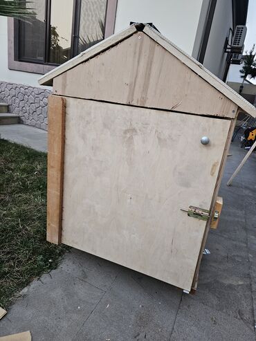 Yuvalar: Taxta toyuq daxması və açıq volyer - Material: möhkəm taxta karkas — 16