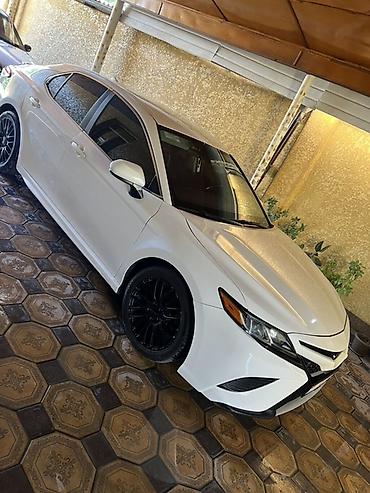 cha: Toyota Camry: 2020 г., Седан — 9