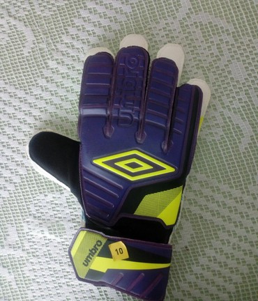 Rukavice: Golmanske rukavice Umbro, veličina 10. Nove, nisu korišćene na lalafo.rs - slika 2 Golmanske rukavice Umbro, veličina 10. Nove, nisu korišćene - Stara Pazova - slika 2