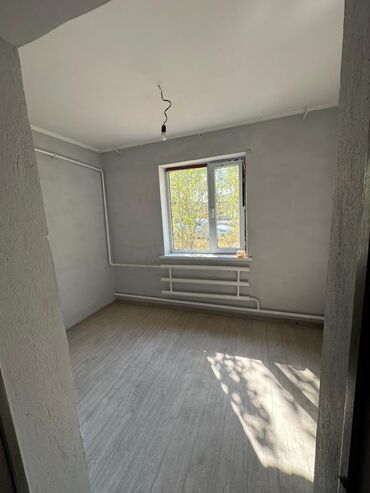 продаю дом рабочий гарадок: Сдается квартира 2 комнаты в село джал. подходит для небольшой семьи