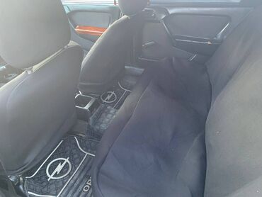 maşın satan: Opel Vectra: 1.8 l | 1992 il 555555 km Sedan