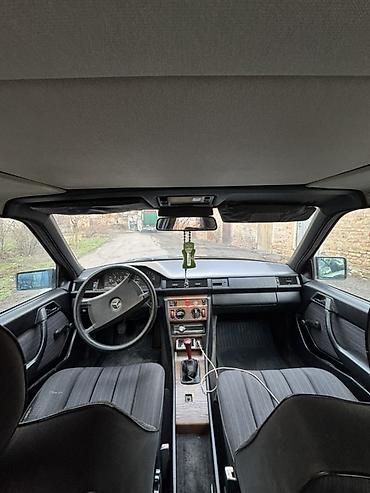 Mercedes-Benz: Mercedes-Benz W124: 1990 г., 2.3 л, Механика, Бензин, Седан — 6