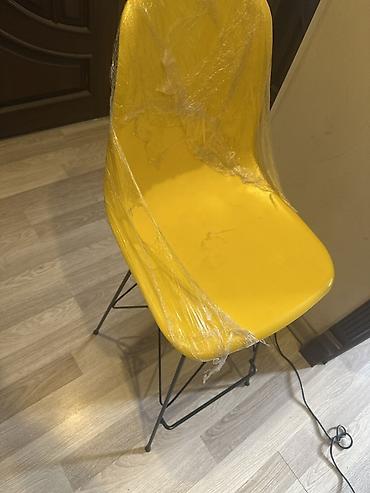 plastik taburetka: Sarı rəngli bar taburesi/stul - Oturacaq materialı: möhkəm plastik — 2