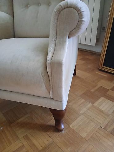 forma ideale akcija fotelje na razvlacenje: Klasična “wingback” fotelja – bež somotska/velur skoro presvucena — 5