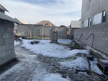 Продажа коттеджей и домов: Продается домплощадь 80 кв/м участок 4 сотки, имеется вода, свет — 7