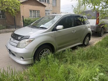 Toyota: Toyota ist: 2003 г., 1.5 л, Автомат, Бензин, Хэтчбэк