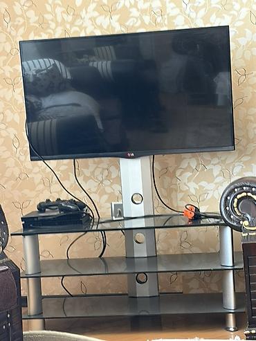 şüşə polka: LG televizor 42” + şüşə TV stendi - Ekran: LG düz ekran televizor — 1