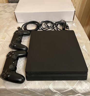 PS4 (Sony Playstation 4): Playstation4 500 GB Oyunlar: Fifa, Mortal Kombat, Crash, GTA5, LEGO