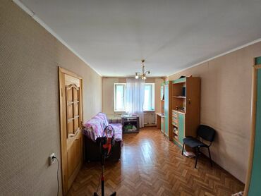 срочная продажа квартир в бишкеке: 2 бөлмө, 40 кв. м, Жеке план, 3 кабат, Косметикалык ремонт