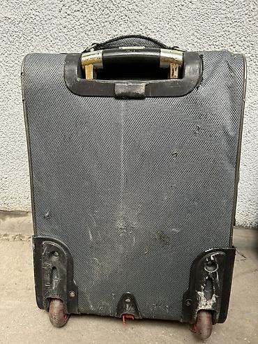 trolly bag: Чемодан, Б/у, Материал: Полиэстер, Маленький (до 40 л), На колесах — 4