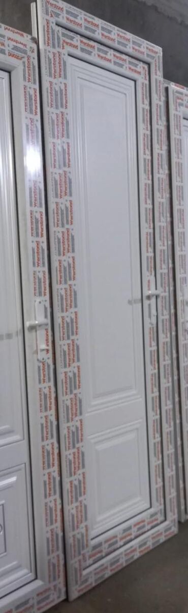 Plastik qapılar: Plasti̇k şkaf. Ağ və rəngli̇ — 16