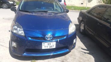 Toyota: Toyota Prius: 1.8 l | 2011 il Hetçbek