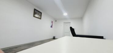 компьютерный клуб в аренду: Сдаю Офис, 22 м², В административном здании, С видом на горы