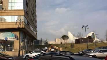 Digər kommersiya daşınmaz əmlakı: Nərimanov metrosuna 10 mertebeli binanın 2-ci mərtəbəsində yerləşən — 3