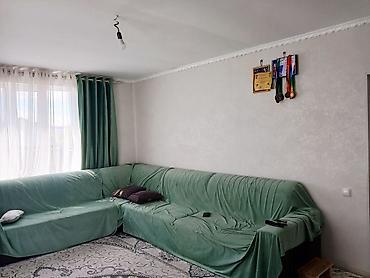 Продажа коттеджей и домов: Түп районунун Кен Суу айылынын 15×9 болгон 4 бөлмөлүү үй сатылат 25 — 7