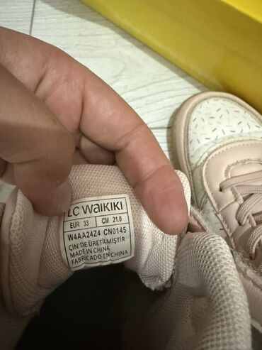 Детская обувь: Детская обувь 1 детские утепленные Кросовки. Красивые состояние — 3