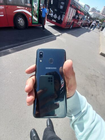 Samsung: Samsung A20, 32 GB