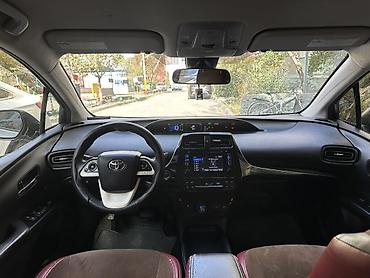 раф4 2017: Toyota Prius: 2017 г., 1.8 л, Вариатор, Гибрид, Хэтчбэк — 7