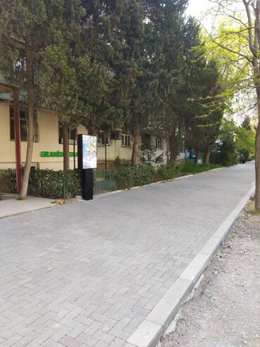 Kommersiya daşınmaz əmlakının satışı: Obyektə yararlı mənzil satılır. Elmlər akademiyası metrosuna yaxın 5/1 — 17