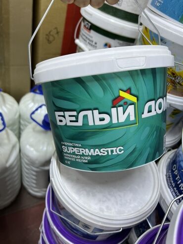 лак для дерева: Ведро акрилового клея-мастики «БЕЛЫЙ ДОМ» Supermastic объемом 4 кг