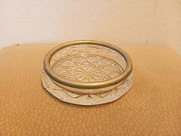 qab dest: Kəsilmiş naxışlı şüşədən hazırlanmış kiçik qab - Material: qalın — 1