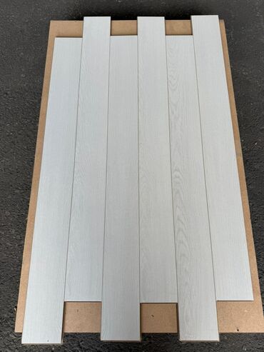 Laminat: Salam laminatlarimiz 31 32 33 klass olmagala hər rəg secimi var 250 yə — 23