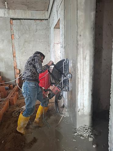 Beton işləri: Beton kəsimi və deşmə xidməti - Armaturlu beton, dəmir-beton, daş və — 1