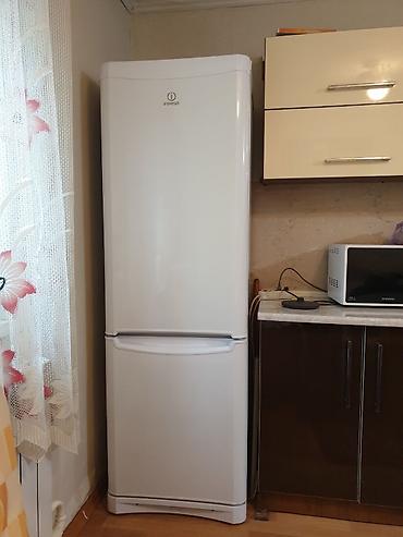 Бытовая техника: Холодильник Indesit, Б/у, Двухкамерный — 2