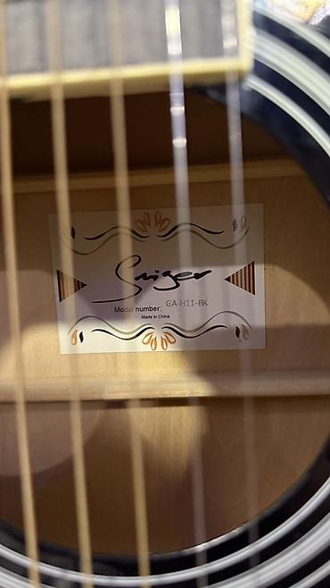 gitara capo: Elektro-akustik gitara — Smiger GA-H11-BK - Korpus: dreadnought — 2