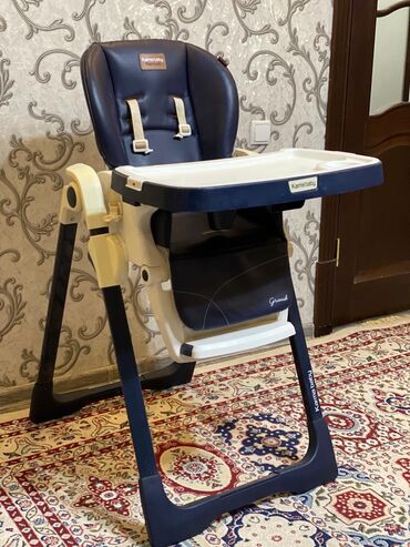 детские стол стуля: Стульчик для кормления Б/у